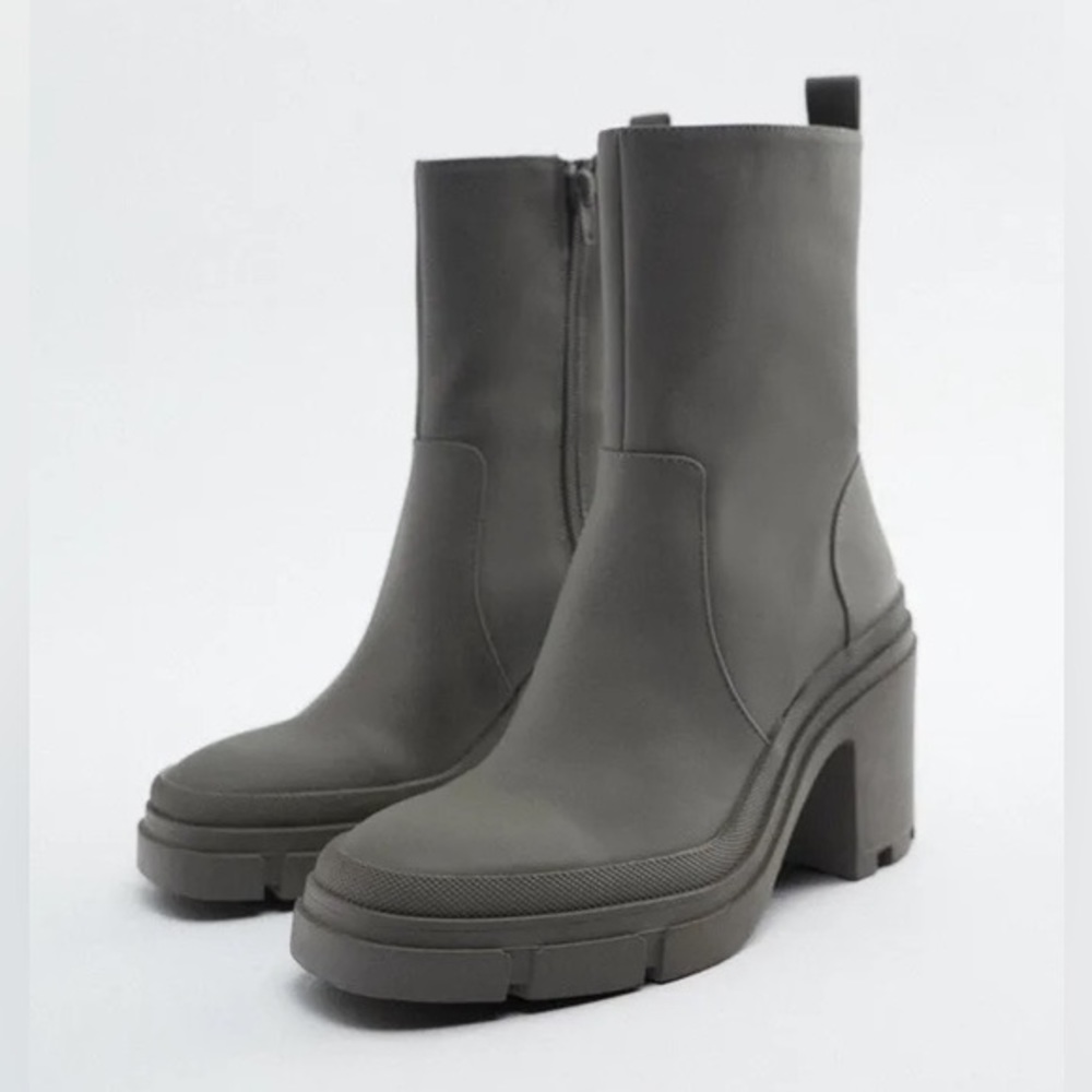 ZARA RUBBERIZED HEELED ANKLE BOOTS - Picture 3 of 7